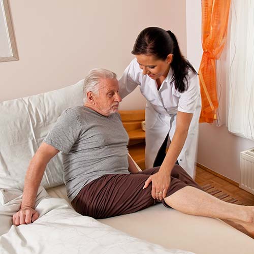 Tratamiento de fisioterapia para personas mayores